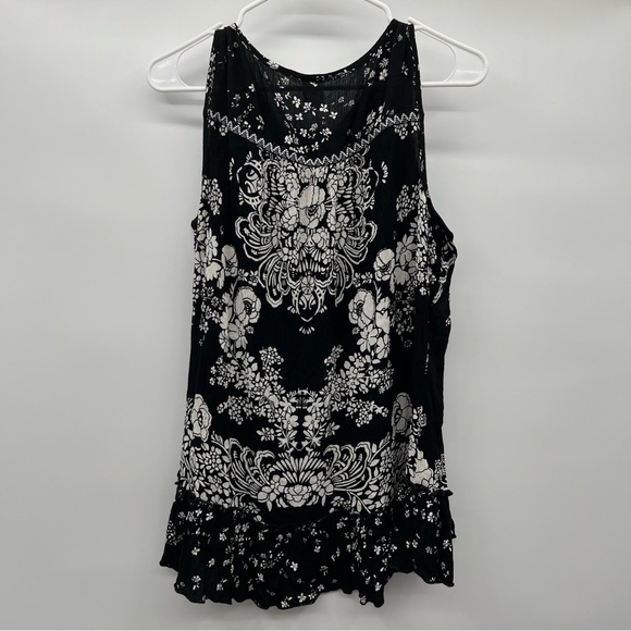 Bila sleeveless top tie front top ladies size M. - Picture 7 of 7